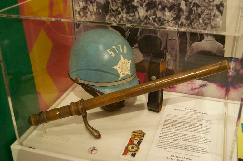 Chicago_Police_helmet_&_billy-club
