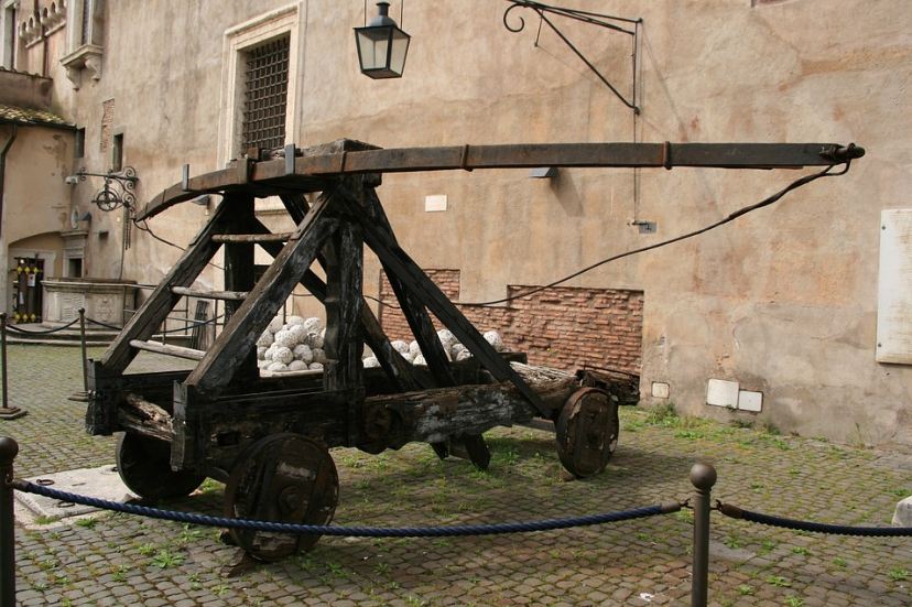 gun-slingshot-antique-rome-romans