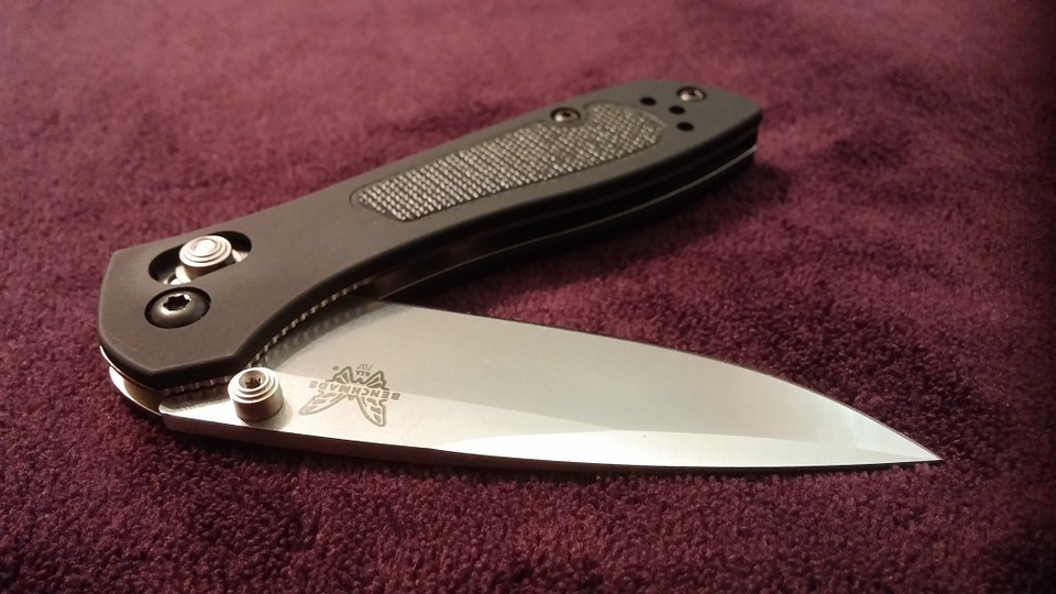 a tactical and foldable knife