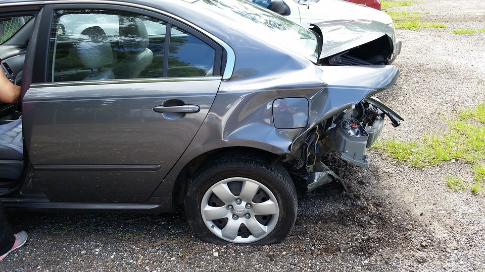 Why Shouldn't You Settle Your Houston Car Accident Without Consulting a Lawyer?