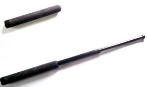 ASP 53 cm (21 in) expandable baton in expanded and collapsed state