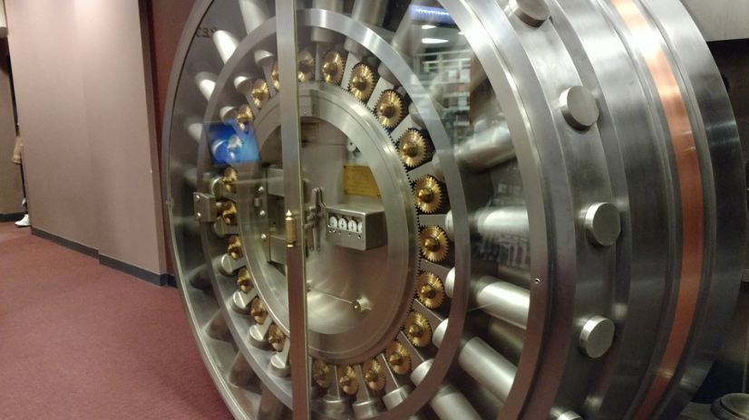 vault-door-copper-and-aluminum-materials-numerous-locks